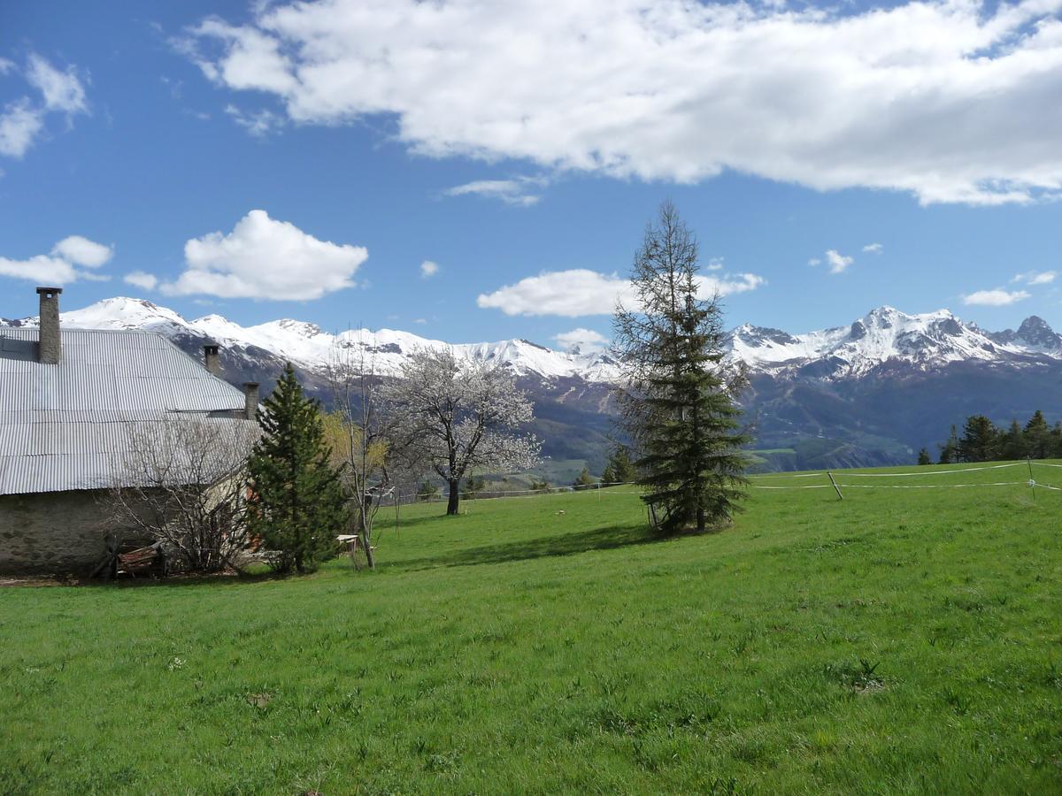 Gite D'Etape Auberge De L'Ardoisiere Jausiers Kültér fotó